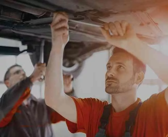 Cambio de Amortiguadores para Carro en Bogotá, talleres expertos en mantenimiento, reparación, diagnostico de suspensión automotriz (5)